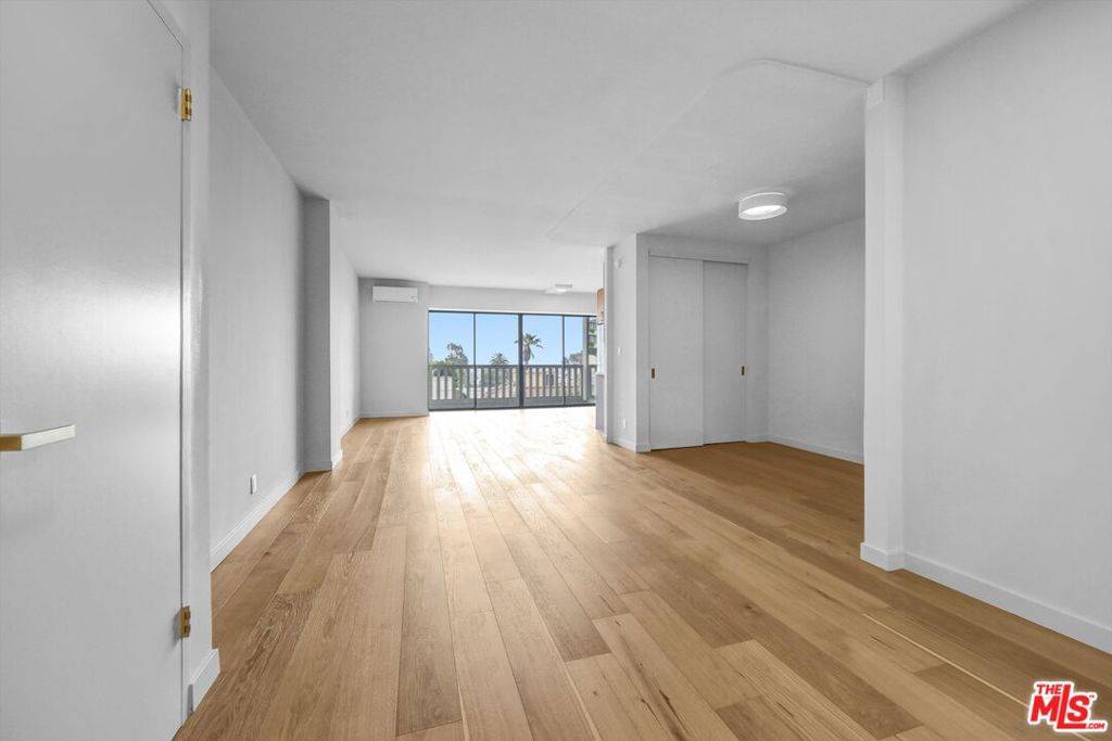 West Hollywood, CA 90069,999 N Doheny DR #306