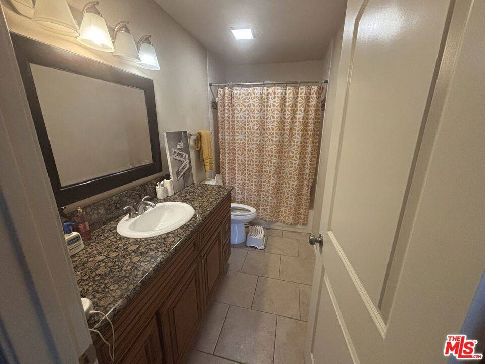 Paramount, CA 90723,13920 Arthur AVE #2