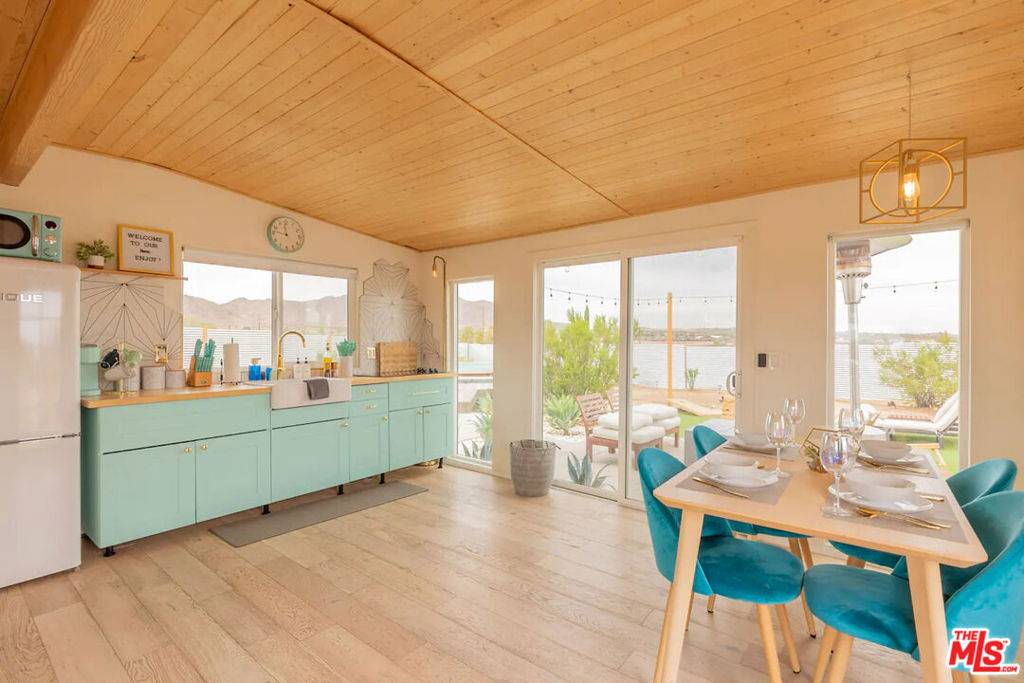 Joshua Tree, CA 92252,62177 Jericho WAY