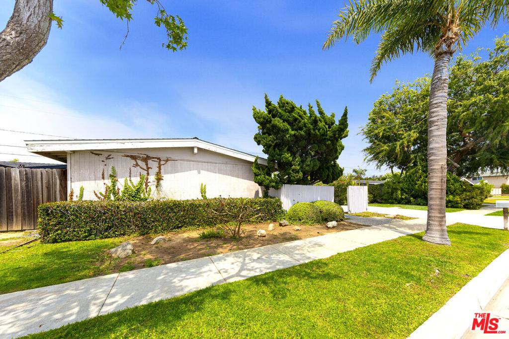 Costa Mesa, CA 92627,322 Alva LN