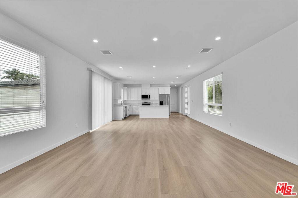 North Hills, CA 91343,8702 N Silver WAY