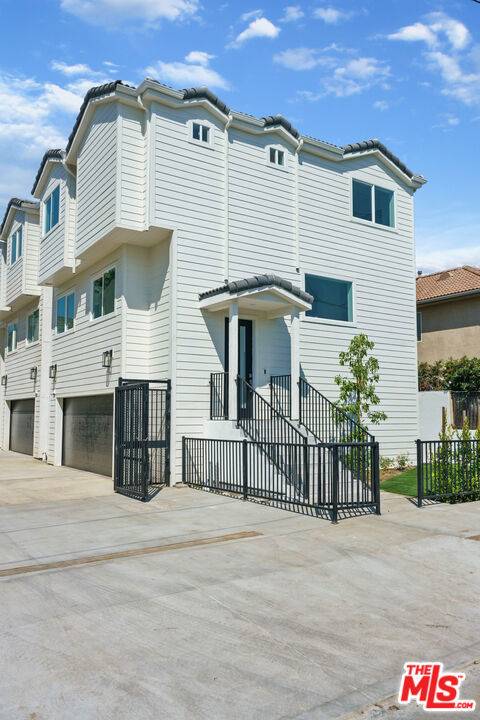 Panorama City, CA 91402,14651 W Sara LN