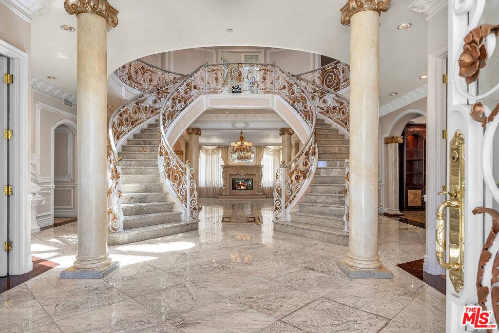 Studio City, CA 91604,11244 Briarcliff LN