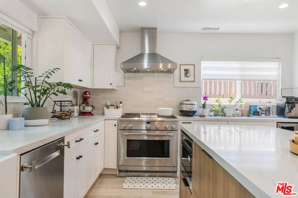 Van Nuys, CA 91401,5737 Allott AVE