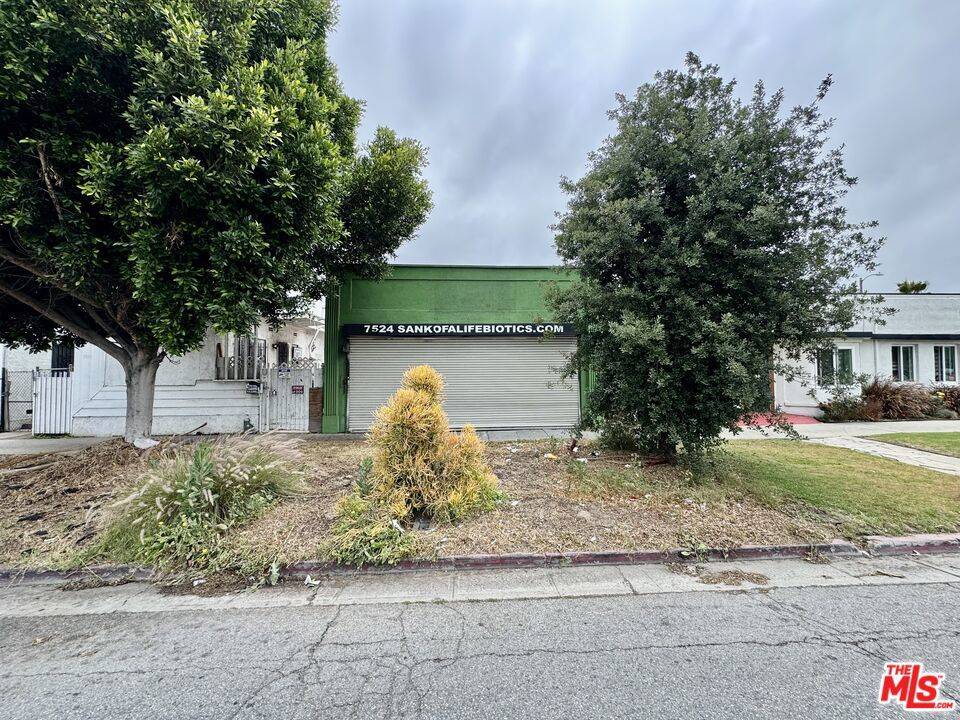 Los Angeles, CA 90047,7524 S Western AVE