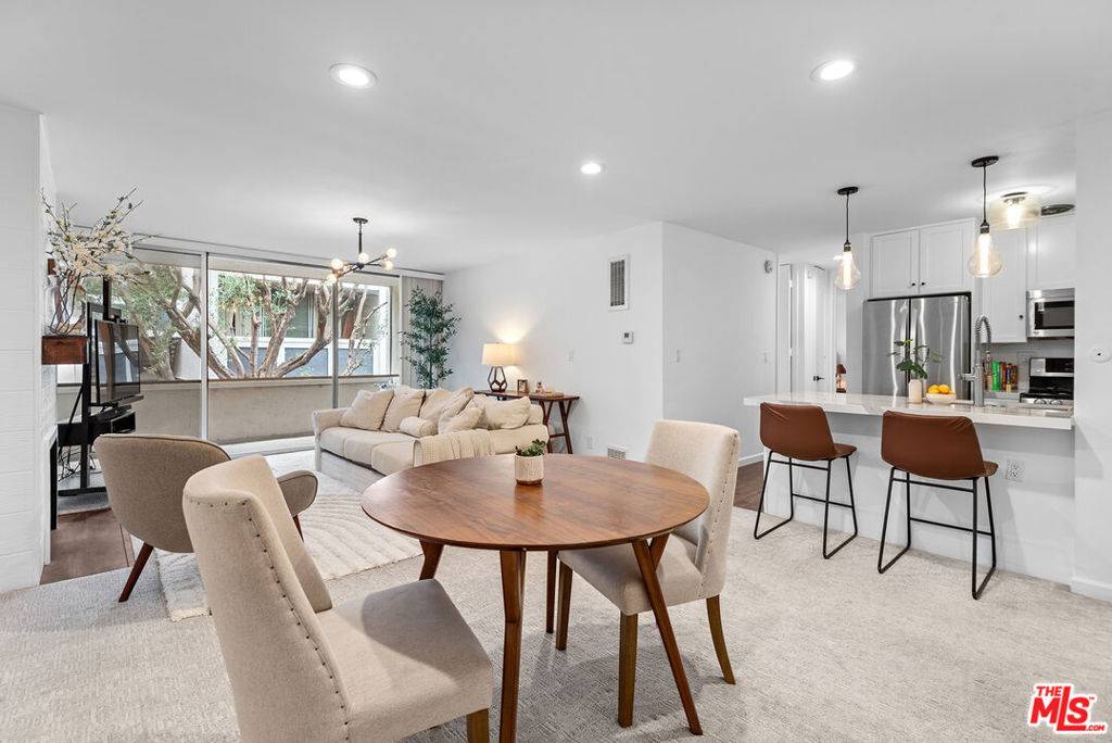 Culver City, CA 90230,6375 Green Valley CIR #206