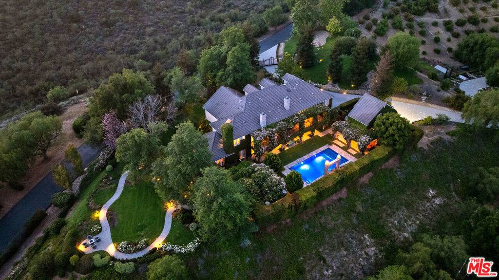 Camarillo, CA 93012,13418 Nightsky DR