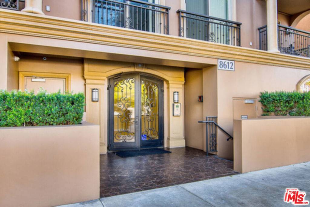 Los Angeles, CA 90048,8612 Burton Way #403