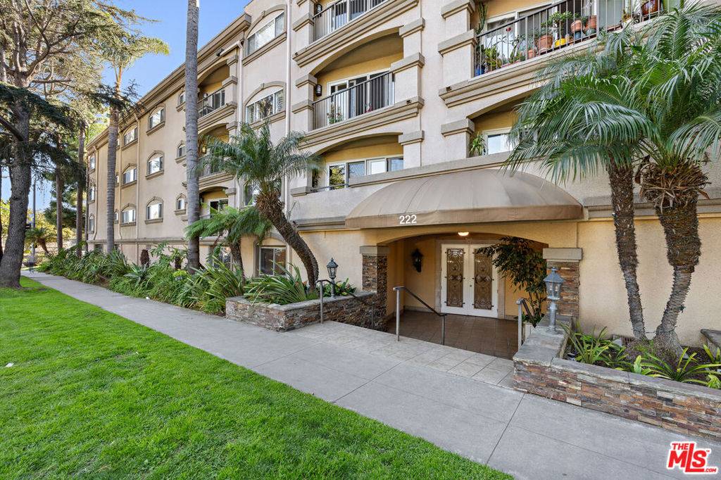 Santa Monica, CA 90402,222 7th ST #301