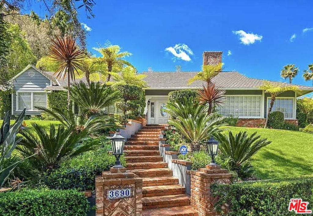Sherman Oaks, CA 91403,3690 Crownridge DR