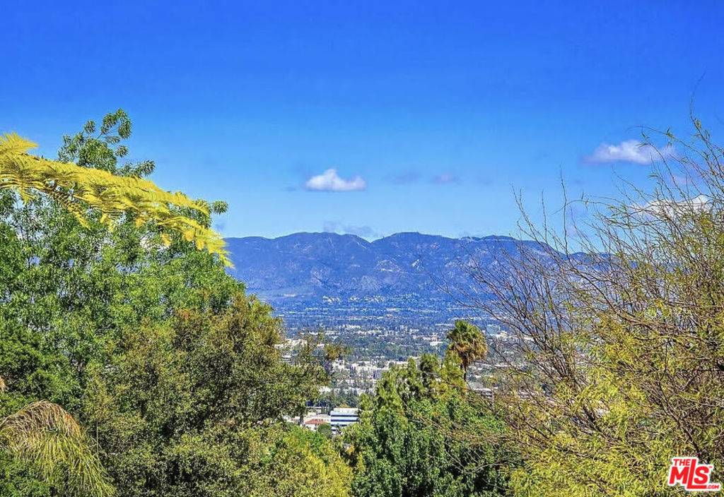 Sherman Oaks, CA 91403,3690 Crownridge DR
