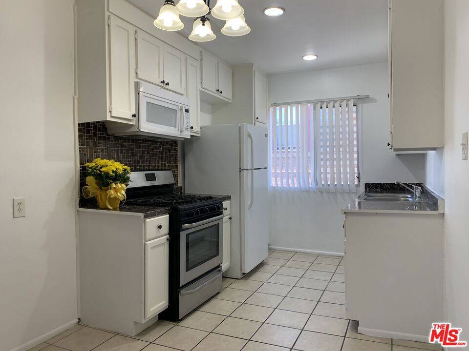 Los Angeles, CA 90019,1330 S WILTON PL #10