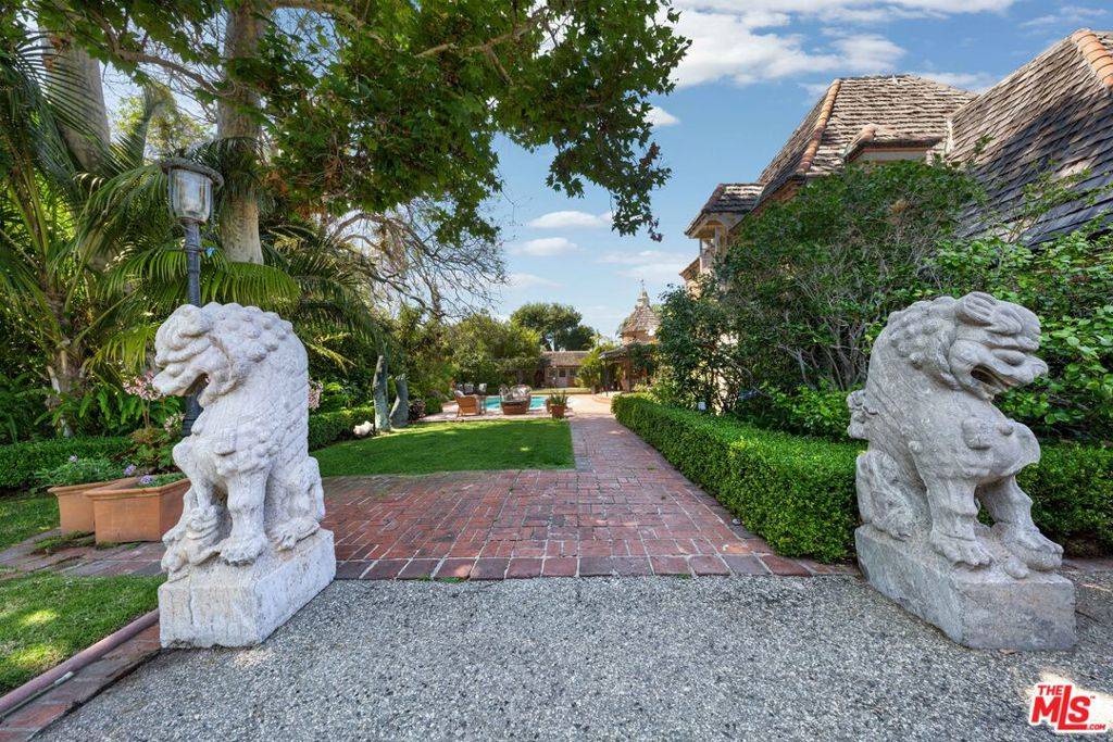Santa Monica, CA 90402,120 Larkin PL