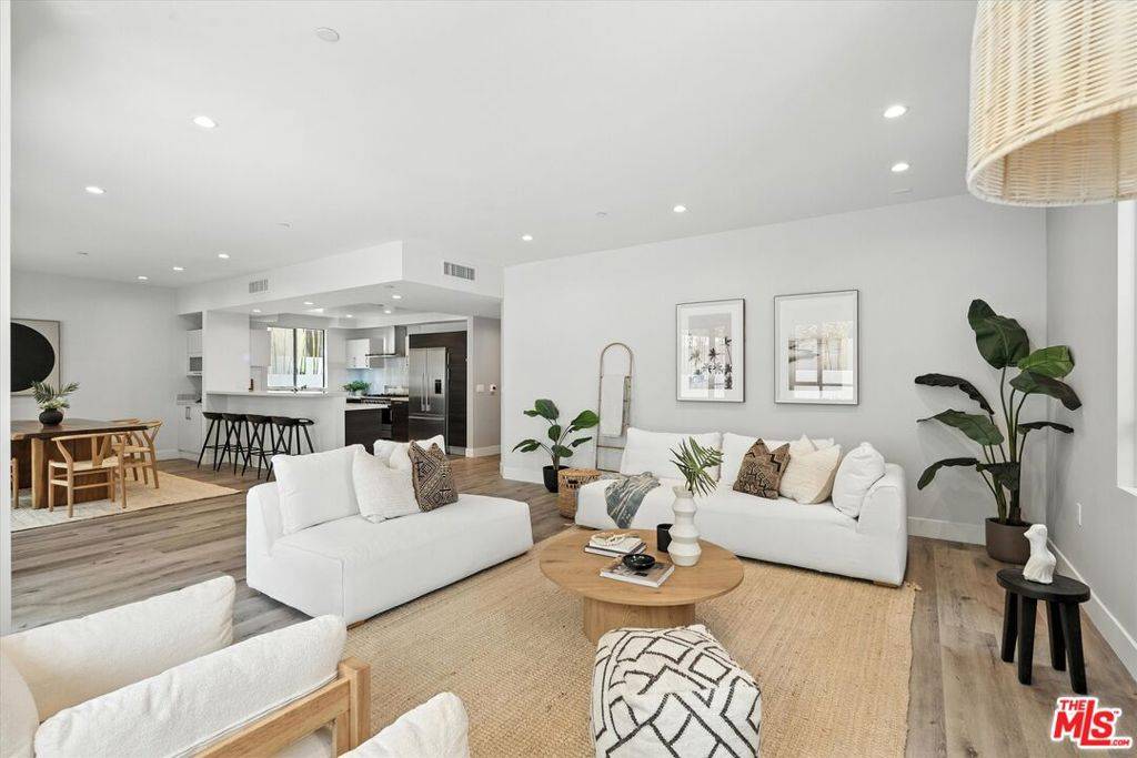 Los Angeles, CA 90025,1326 S Centinela AVE #103