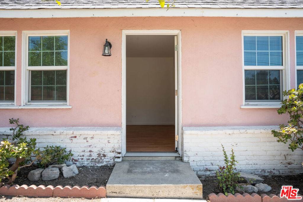 Tujunga, CA 91042,7624 Machrea ST