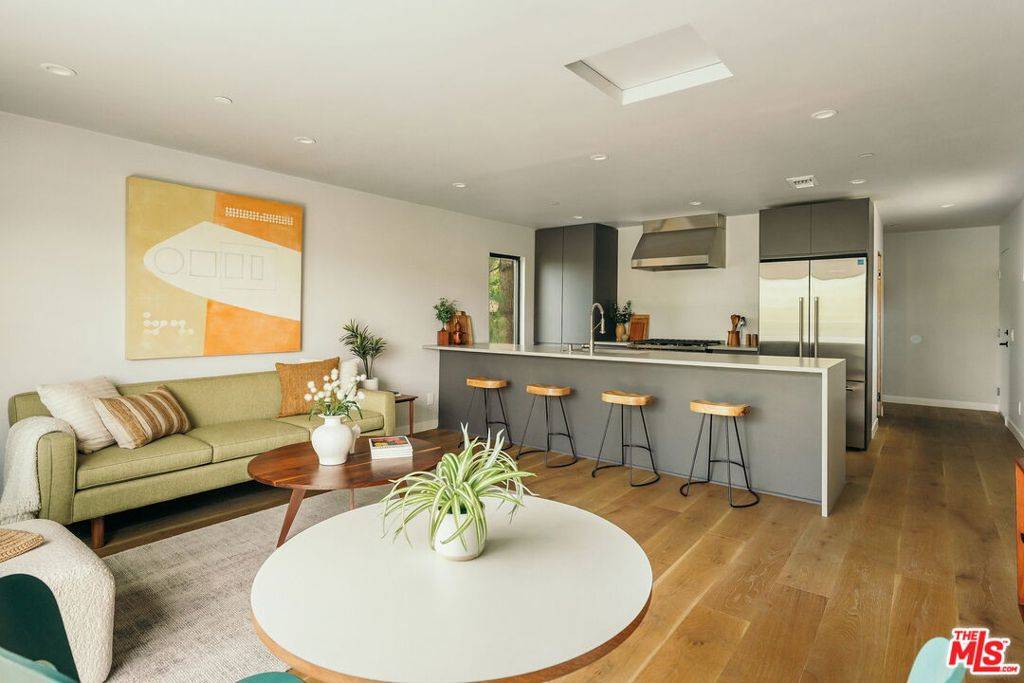 Los Angeles, CA 90032,4117 Raynol ST