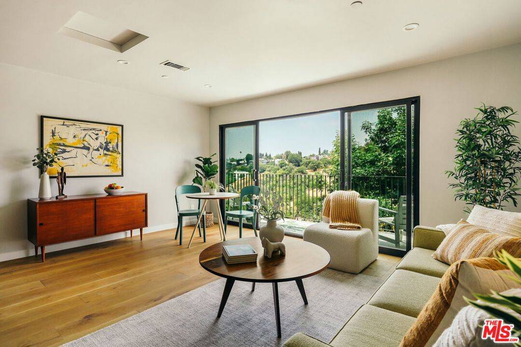 Los Angeles, CA 90032,4117 Raynol ST