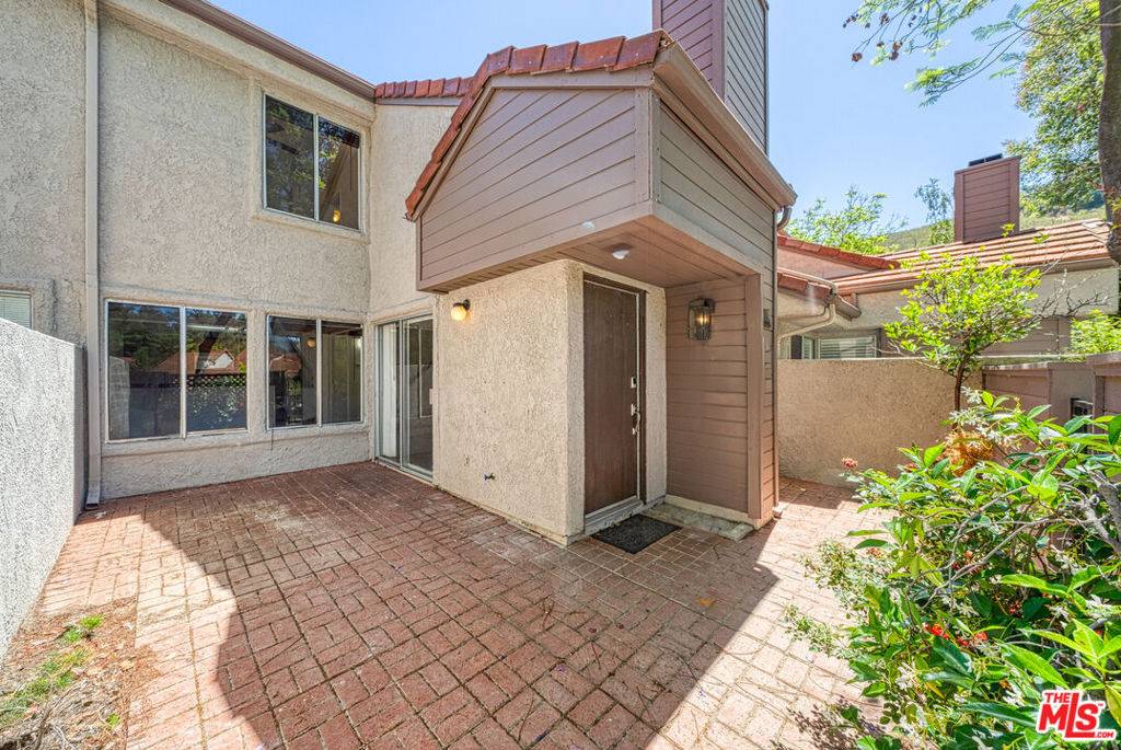 Thousand Oaks, CA 91362,446 Via Colinas