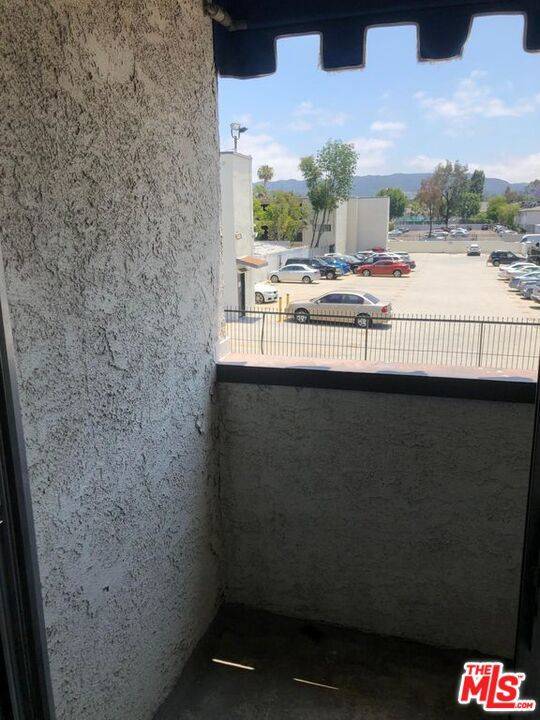 Tarzana, CA 91356,18530 Hatteras ST #327