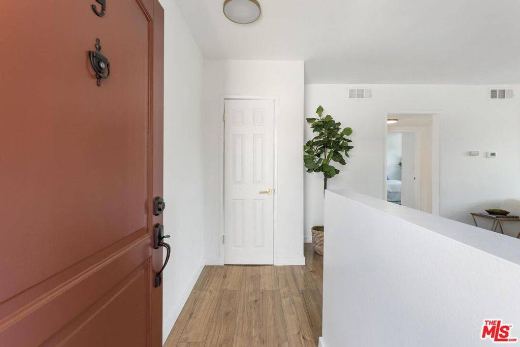 Winnetka, CA 91306,20159 Cohasset ST #9