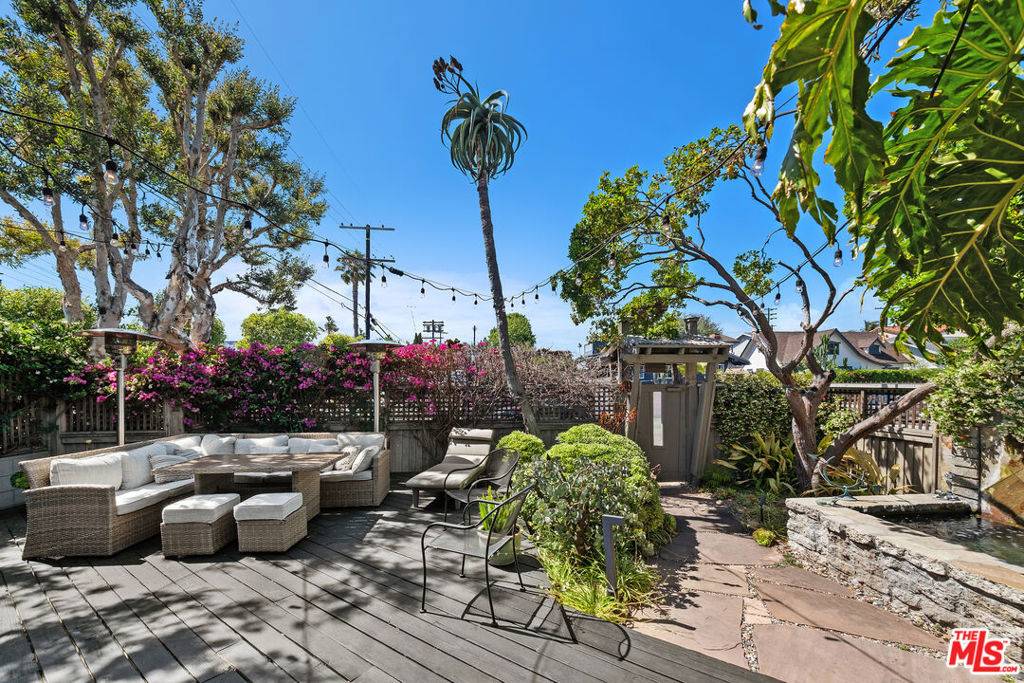Venice, CA 90291,1216 Elm ST