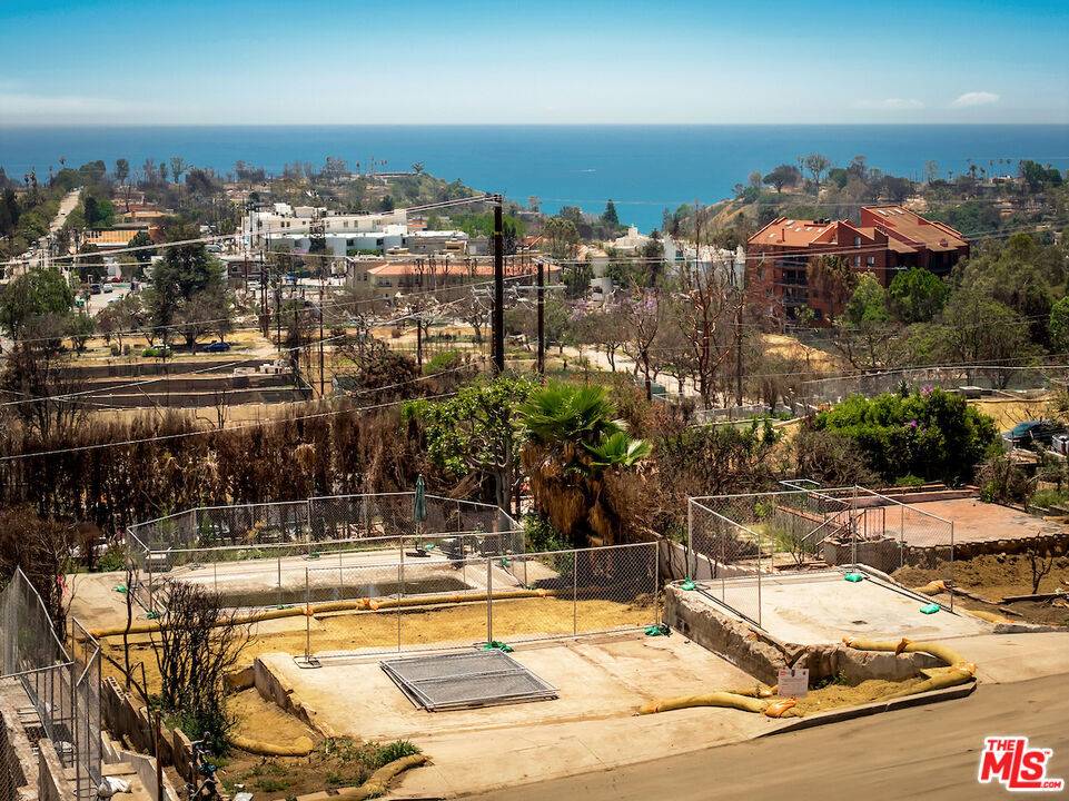 Pacific Palisades, CA 90272,15318 Whitfield AVE
