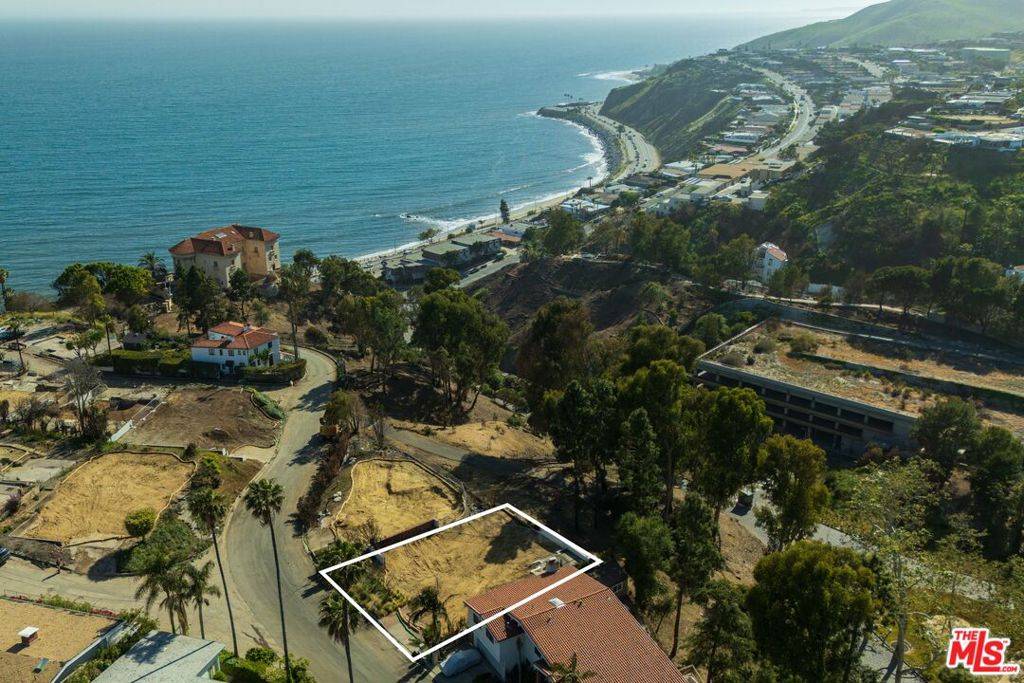 Pacific Palisades, CA 90272,17941 Tramonto DR