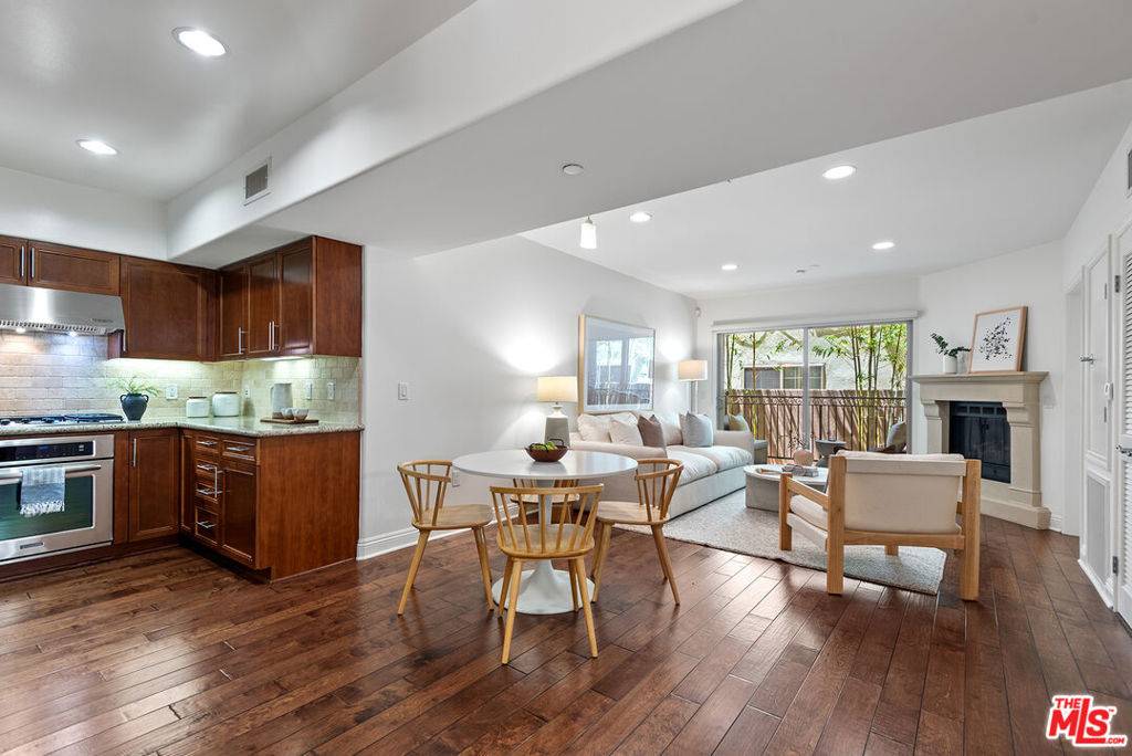 Playa Del Rey, CA 90293,8238 W Manchester AVE #110