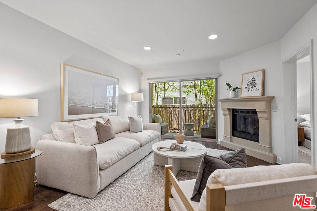 Playa Del Rey, CA 90293,8238 W Manchester AVE #110