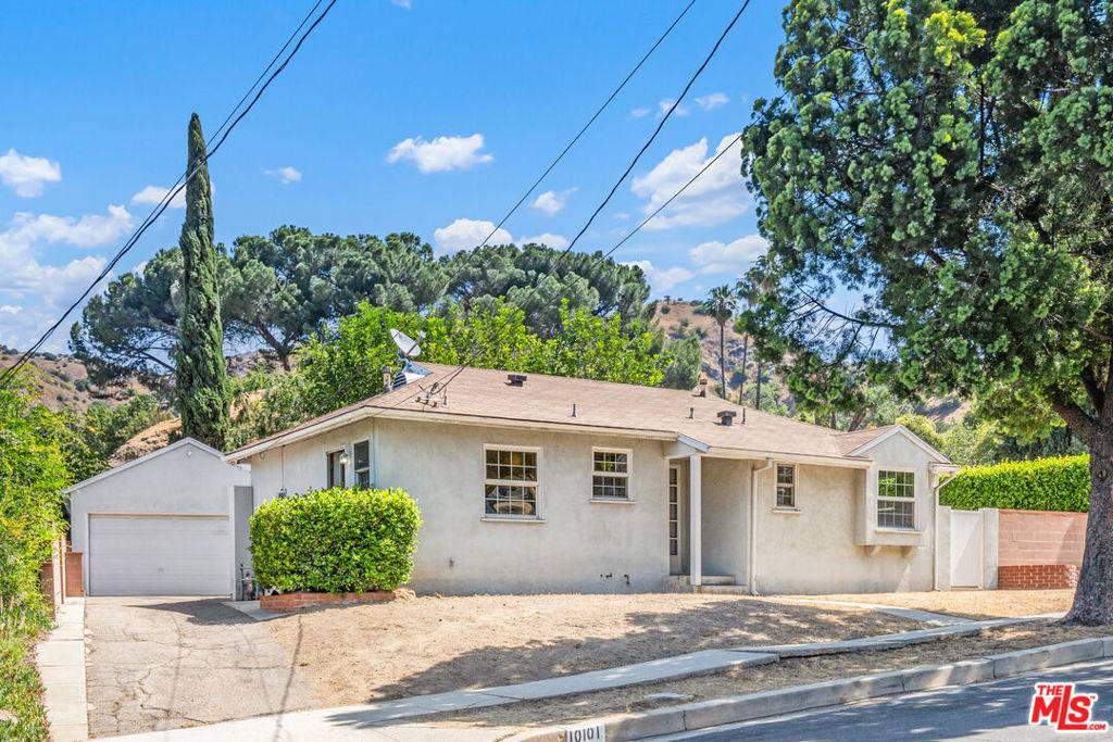 Sun Valley, CA 91352,10101 Roscoe BLVD