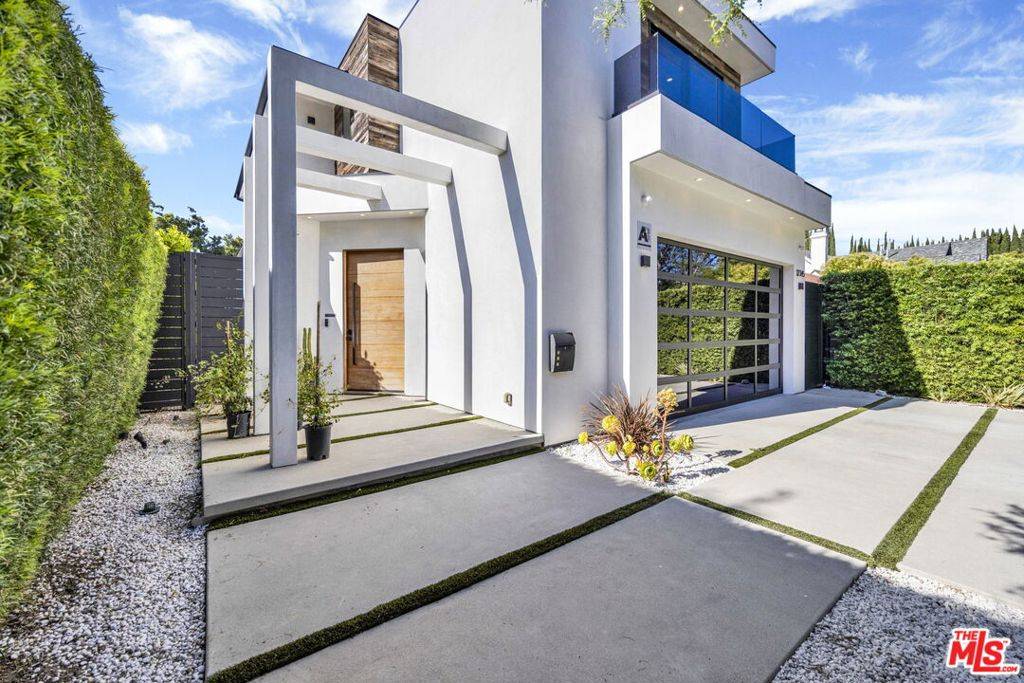 Studio City, CA 91604,12345 Hillslope ST