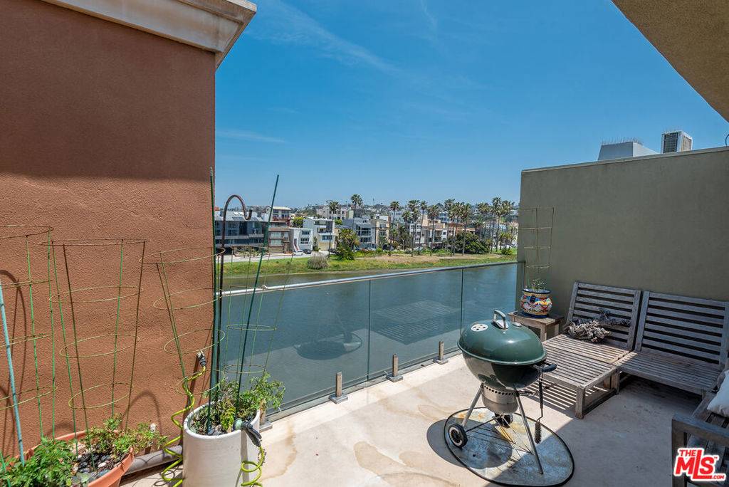 Playa Del Rey, CA 90293,6400 Pacific AVE #308