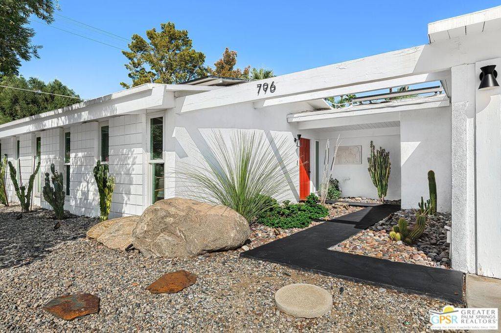 Palm Springs, CA 92262,796 E Racquet Club RD