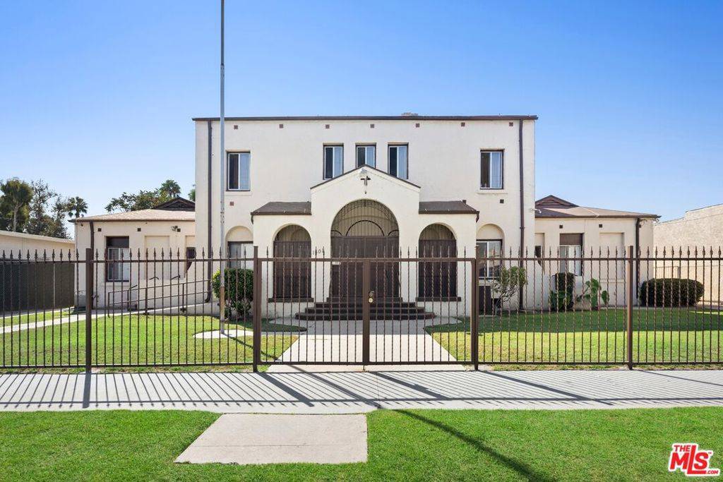 Compton, CA 90222,1291 N Willowbrook AVE