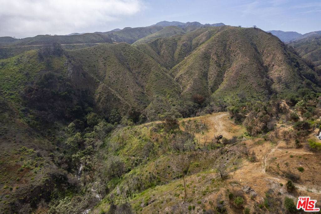 Pacific Palisades, CA 90272,1515 Umeo RD