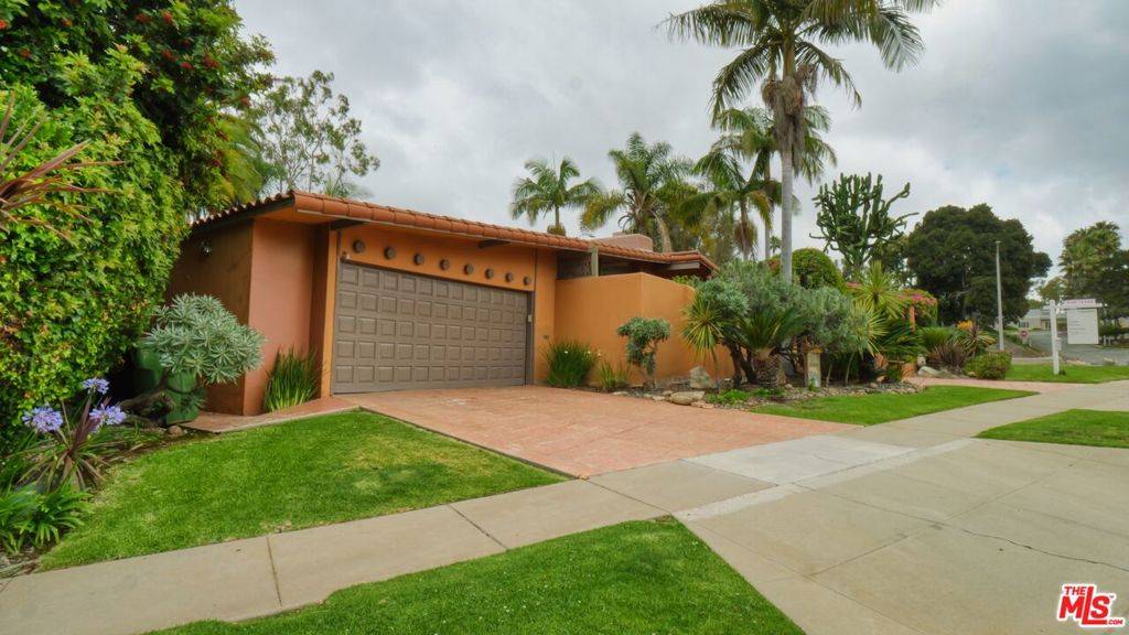 Los Angeles, CA 90056,5803 Wooster AVE