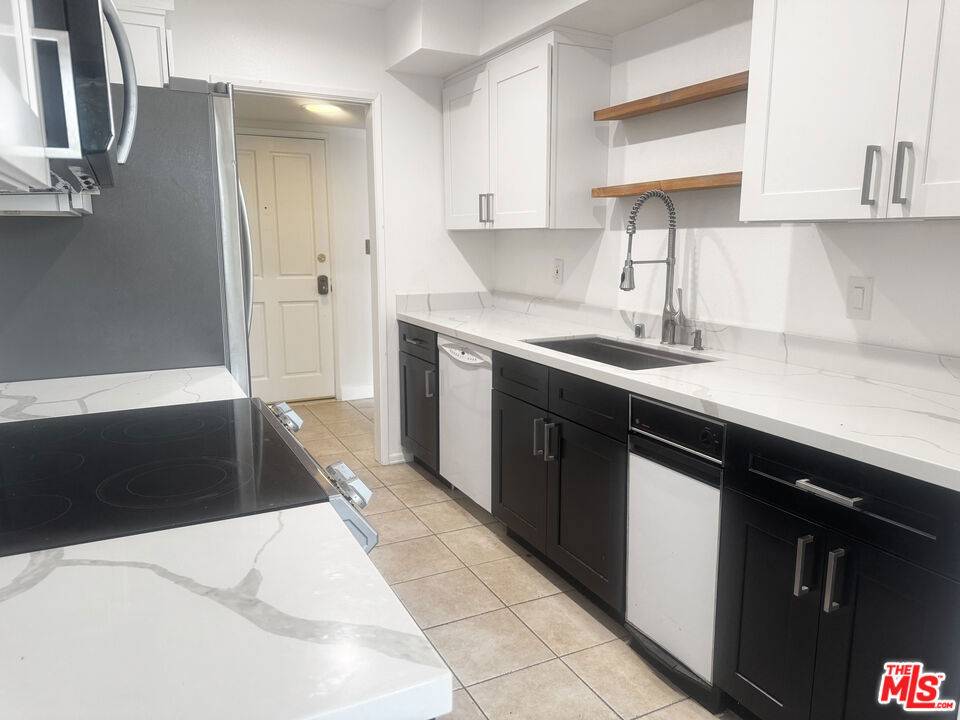 Sherman Oaks, CA 91423,4487 Colbath AVE #101