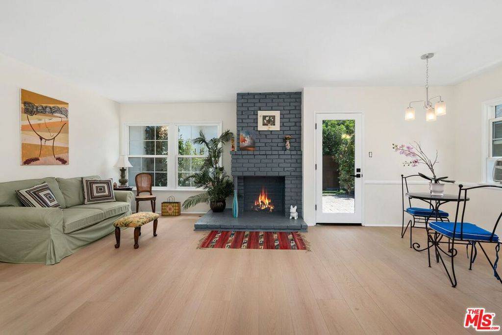 North Hollywood, CA 91605,6916 Bellingham AVE