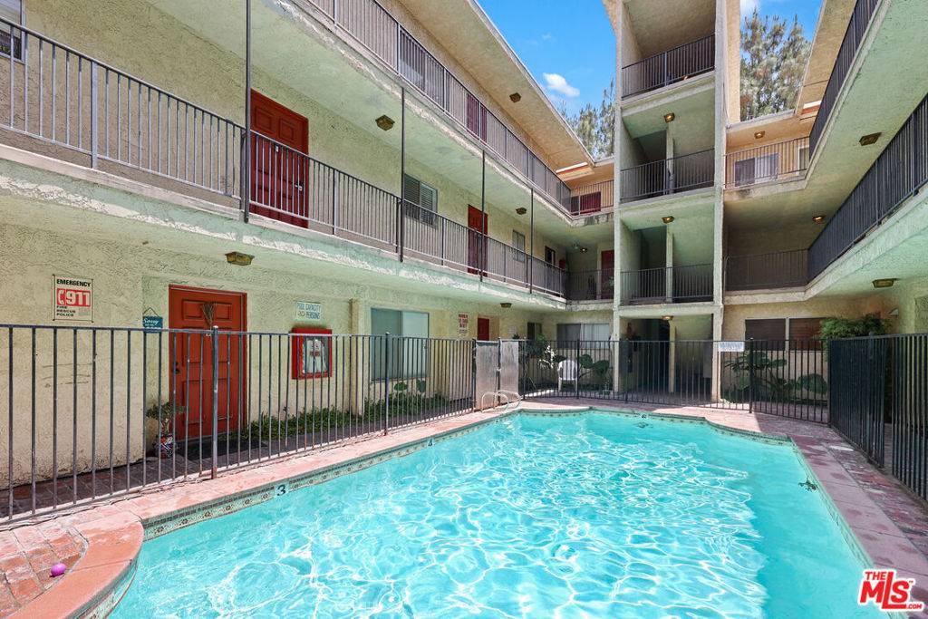 Canoga Park, CA 91304,21219 Roscoe BLVD #211