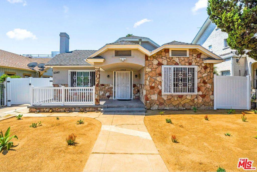 Los Angeles, CA 90038,5342 Lemon Grove AVE