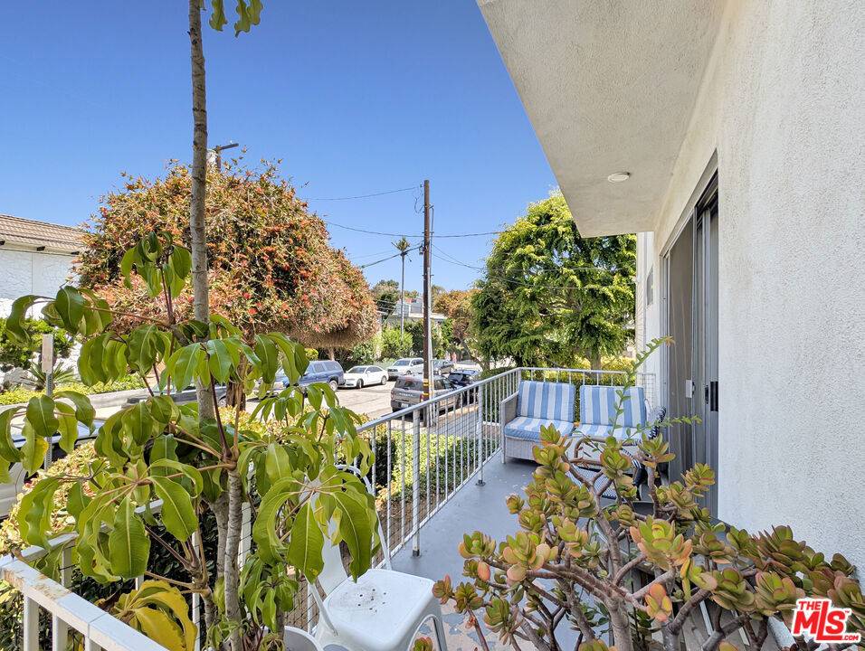 Santa Monica, CA 90405,440 Raymond AVE #1