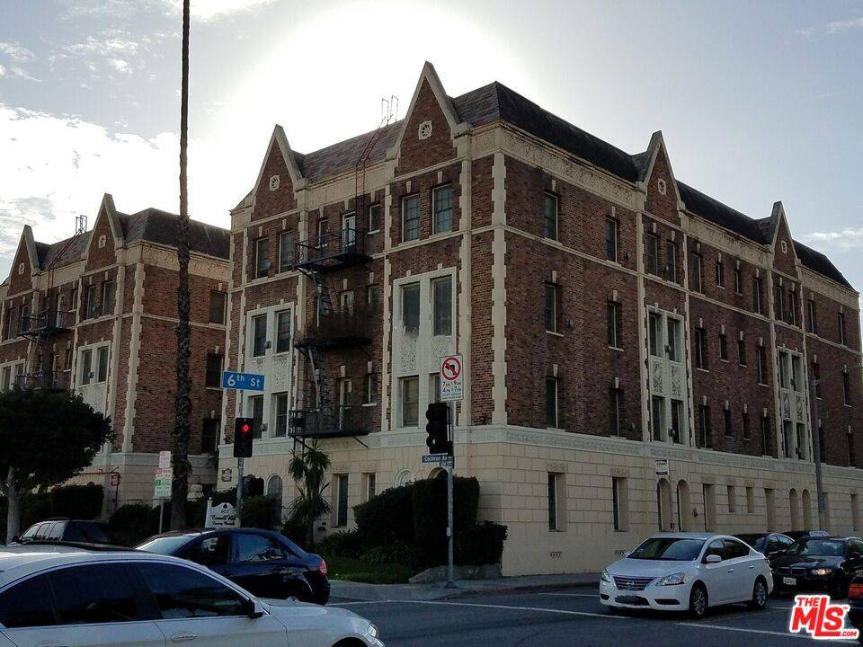 Los Angeles, CA 90036,603 S Cochran AVE #111