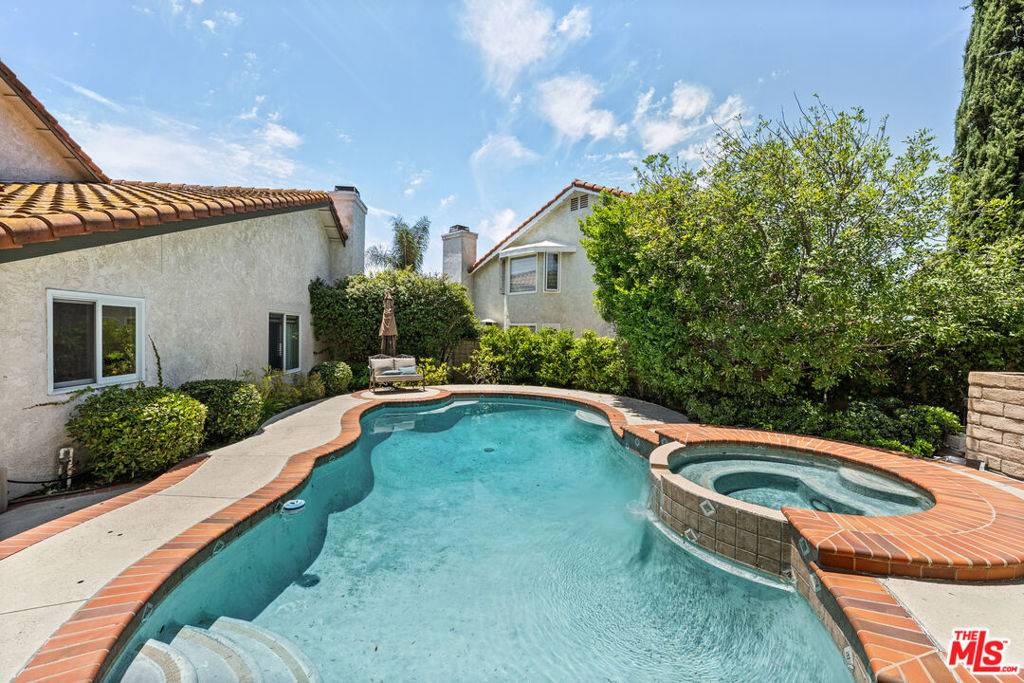 Agoura Hills, CA 91301,29003 Indian Ridge CT