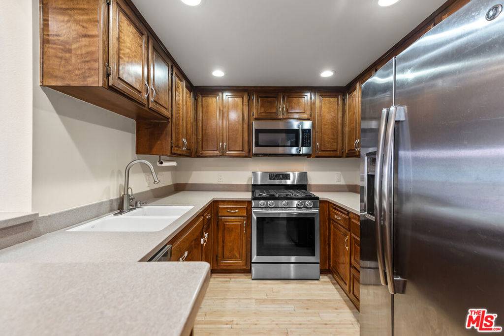 Playa Del Rey, CA 90293,8600 Tuscany AVE #423