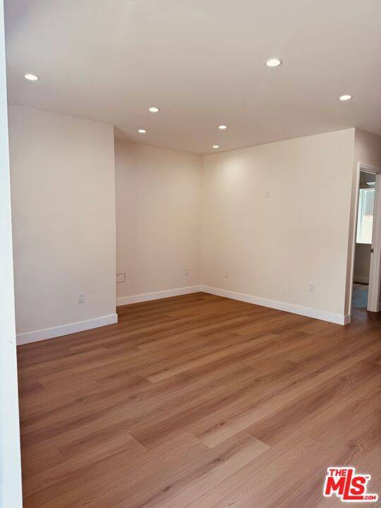 Panorama City, CA 91402,7841 Peachtree AVE