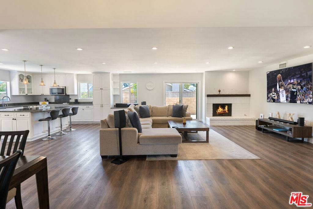 West Hills, CA 91304,7724 Justin CT