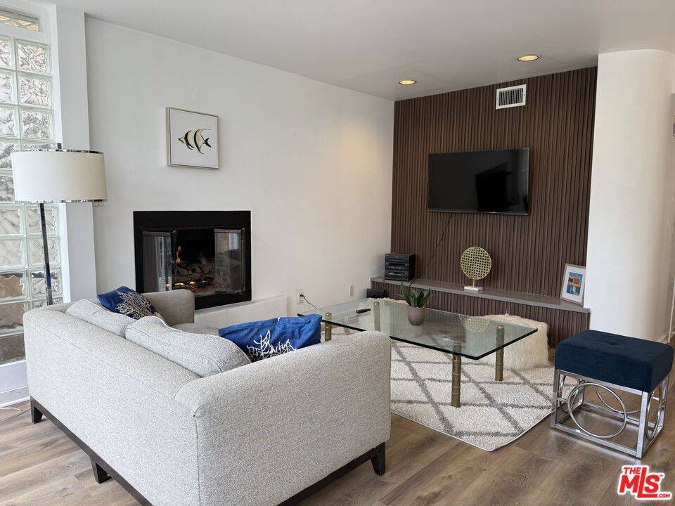 Venice, CA 90291,39 Westminster AVE