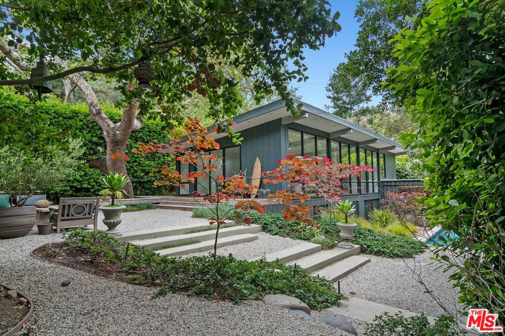 Santa Monica, CA 90402,431 W Rustic RD