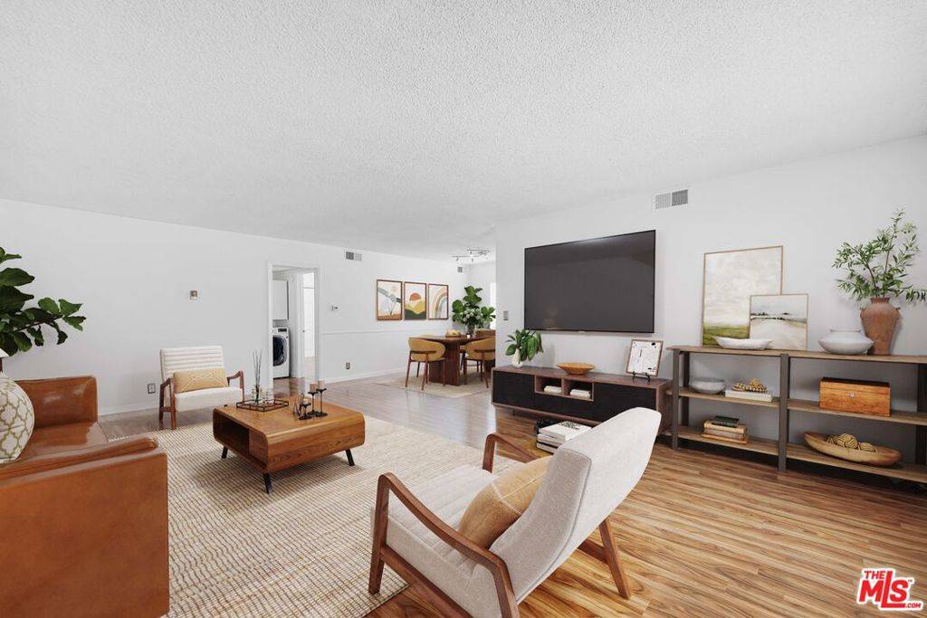 Beverly Hills, CA 90212,324 S Rexford DR