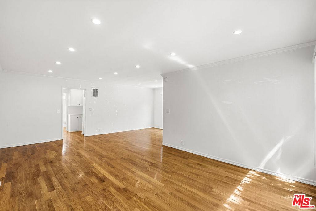 West Hollywood, CA 90046,8219 Norton AVE #5